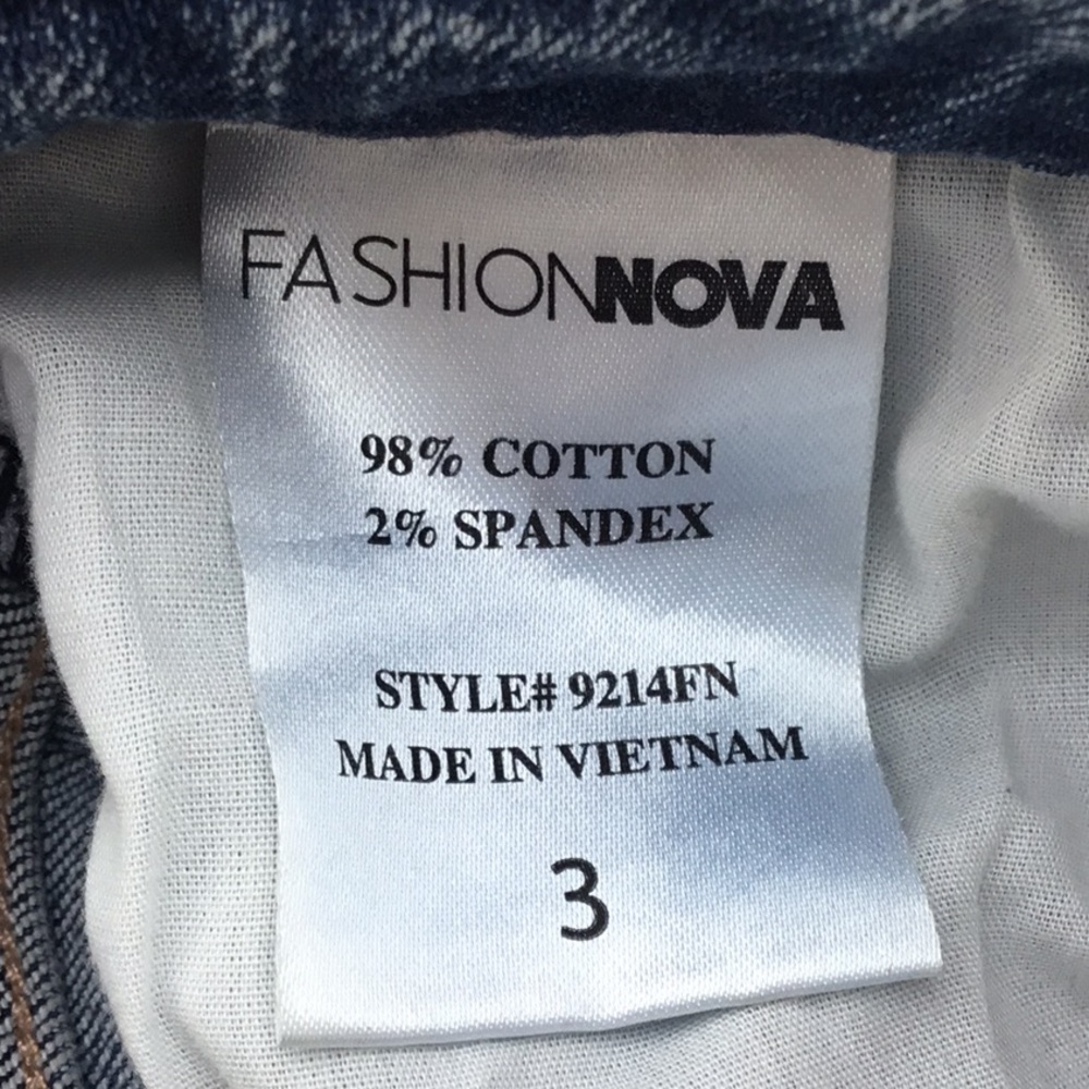 FASHION NOVA HIGH RISE DISTRESSED JEANS🌻 - Picture 3 of 3